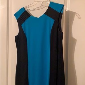 Leslie Faye Dress
Size 16